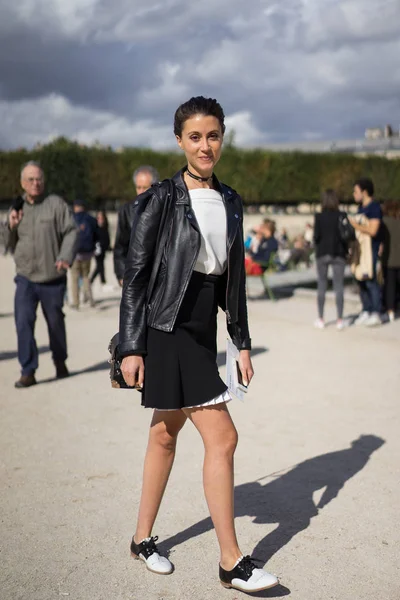 París Octubre 2016 Mujer Con Estilo Durante Semana Moda París —  Fotos de Stock