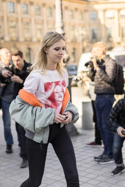 París Octubre 2016 Mujer Con Estilo Durante Semana Moda París —  Fotos de Stock