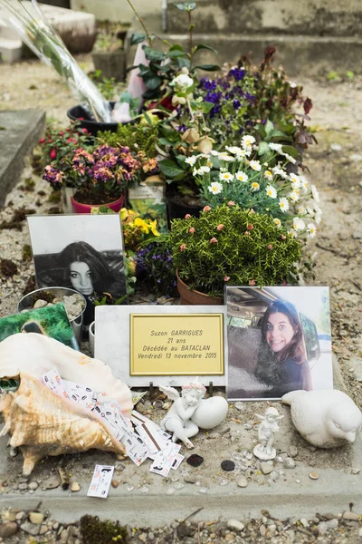 Paris Frankrig April 2016 Suzon Garrigues Grav Pere Lachaise Kirkegården - Stock-foto