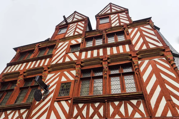 Παλιό Ξύλινο Κτίριο Στη Rennes Βρετάνη Γαλλία — Φωτογραφία Αρχείου