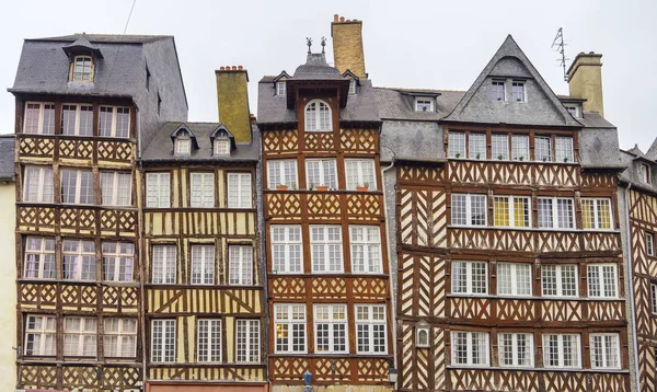 Satır Eski Yarı Ahşap Binalar Rennes Brittany Fransa — Stok fotoğraf