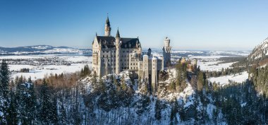 Panoramik Neuschwanstein Şatosu kış, Bavyera, Almanya