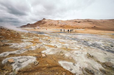 Uğursuz görüntülemek jeotermal alan Lake Myvatn, İzlanda, Europe Krafla kuzeydoğu bölgesinde yakınındaki Hverir (Hverarond)