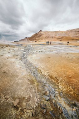 Uğursuz görüntülemek jeotermal alan Lake Myvatn, İzlanda, Europe Krafla kuzeydoğu bölgesinde yakınındaki Hverir (Hverarond)