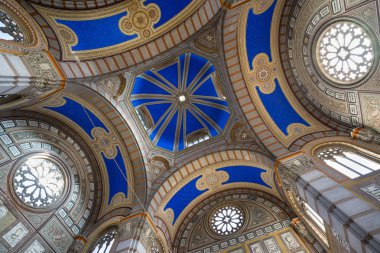 Milan, İtalya - 23 Şubat 2017: İç in ana binası, Cimitero Monumentale (Monumental Mezarlığı). Milan, İtalya en büyük iki mezarlıklarda biridir