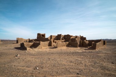 Issız bir köyde, Merzouga, Fas Berberi kampı