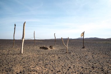 Issız bir köyde, Merzouga, Fas Berberi kampı
