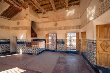 Ouarzazate, Fas - 5 Ocak 2017: Kasbah Taourirt iç. Geçmişte, Batı Afrika Sahra kervan yolu için Glaoui tarafından kontrollü bir stratejik yer olduğunu.