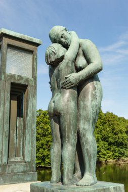 Oslo, Norveç - 13 Ağustos 2015: Gustav Vigeland (1869-1943) Vigeland Park heykelini