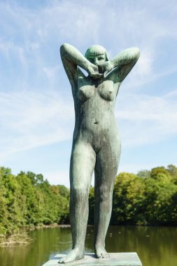 Oslo, Norveç - 13 Ağustos 2015: Gustav Vigeland (1869-1943) Vigeland Park heykelini