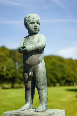 Oslo, Norveç - 13 Ağustos 2015: Gustav Vigeland (1869-1943) Vigeland Park heykelini