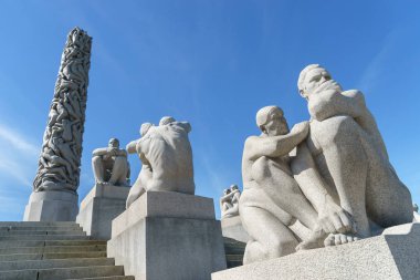 Oslo, Norveç - 13 Ağustos 2015: Gustav Vigeland (1869-1943) Vigeland Park heykelini
