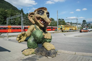 Voss, Norveç - 21 Ağustos 2015: Troll anıt. Troller popüler İskandinav folklor kötü karakterimiz vardır