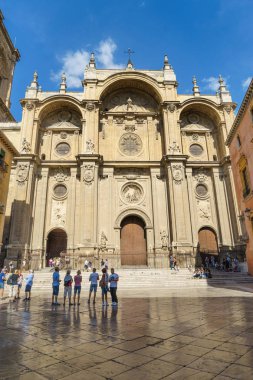 Granada, İspanya - 30 Eylül, 2015:Granada Katedrali (vücut bulma Katedrali) ve Pasiegasin Meydanı, Endülüs, İspanya