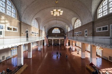 New York, Amerika Birleşik Devletleri - 17 Şubat 2017: iç göç Ellis Adası Ulusal Müzesi. Ellis Adası ülkenin en işlek göçmen muayene istasyonundan 1892 1954 kadar yapıldı.