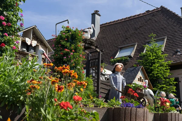 Zellenberg Francja Czerwca 2016 Bajka Ogród Stylu Tradycyjnymi Elementami Alzacji — Zdjęcie stockowe