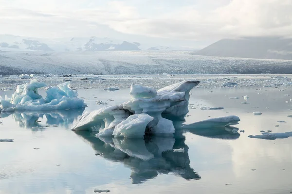 Iceberg Lagoa Glaciar Jokulsarlon Localizada Parte Sudeste Ilha Perto Geleira — Fotografia de Stock