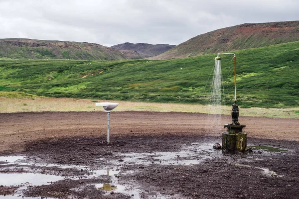 冰岛北部克拉弗拉地区带热水的户外淋浴 — 图库照片