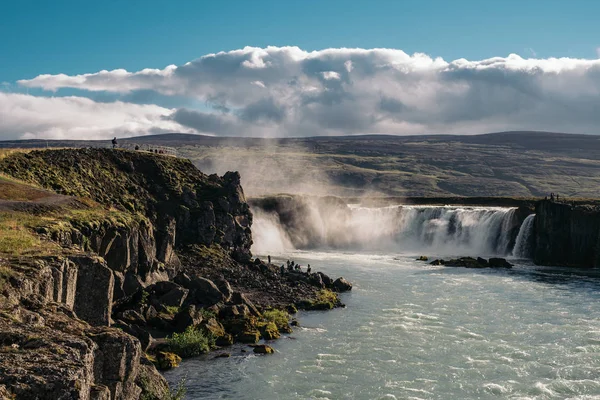 在冰岛中北部的巴达尔达卢尔区的 Godafoss — 图库照片