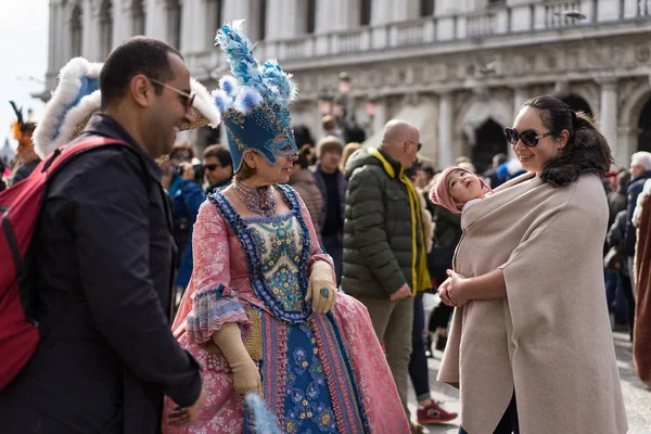 Venecia Italia Febrero 2017 Personas Durante Carnaval Venecia Festival Anual — Foto de Stock