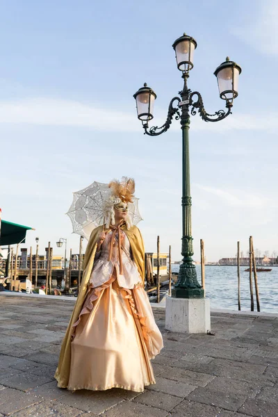 Benátky Itálie Února 2017 Lidé Během Karneval Benátkách Každoroční Festival — Stock fotografie