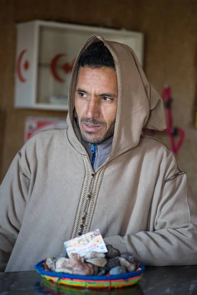 Merzouga Marruecos Enero 2017 Retrato Del Hombre Bereber Con Burka —  Fotos de Stock