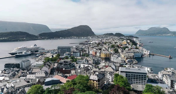 Ålesund Miejscowość Gmina Więcej Romsdal Norwegii Jest Port Morski Znany — Zdjęcie stockowe