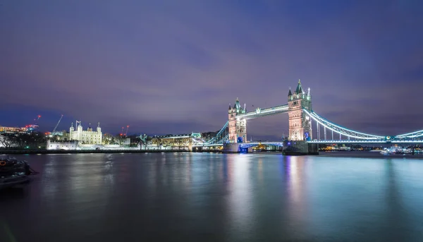 Die Tower Bridge London Nachts Beleuchtet — Stockfoto