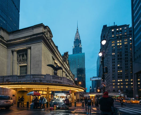 New York Usa February 2017 Tall Buildings 42Th Street Chrysler — Stock Photo, Image