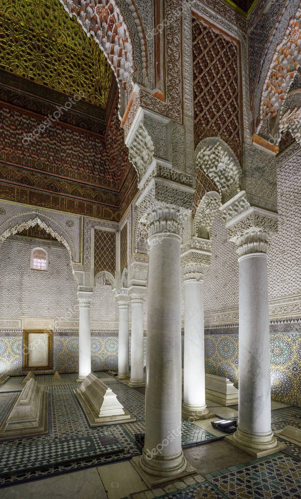 MARRAKESH, MARRUECOS 3 DE ENERO DE 2017 El interior de las tumbas