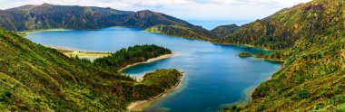panoramik göl lagoa San Miguel Adası, Azores, Portekiz dağlardan Fogo yapmak