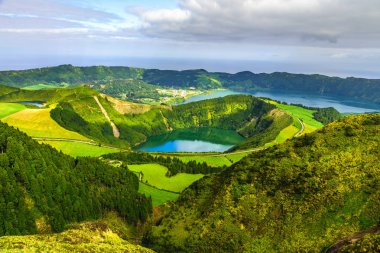 Görüntü Miradouro Boca do Inferno 'dan Sete Citades, Azores, Portekiz' e. seyahat kavramı