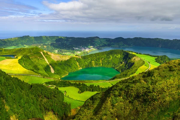 Açores Portugal Bela Vista Lago Vulcânico Das Montanhas Ilha San — Fotografia de Stock