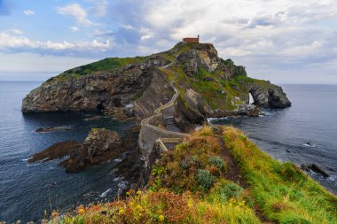 San Juan de Gaztelugatxe Adası'nda Bask Ülkesi, İspanya Sunrise