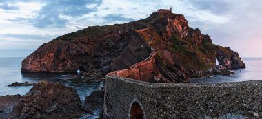 San Juan de Gaztelugatxe Adası'nda Bask Ülkesi, İspanya