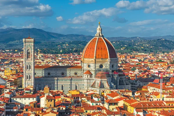 Florence Duomo. Baziliky Santa Maria del Fiore ve Florencii. Toskánsko, Itálie — Stock fotografie