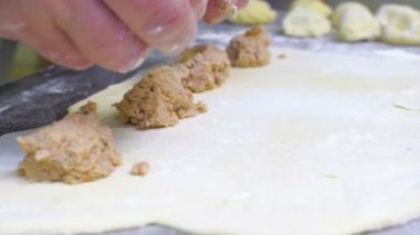 Ukraynalı Restoran şefi vareniks etli hazırlar