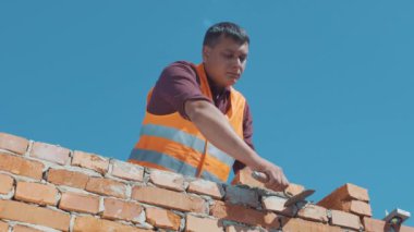 Çimento duvarlar inşa inşaat planları doğrultusunda
