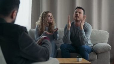 Mutsuz çift ilişkiler aile danışmanı ziyaret sorunları çözmek