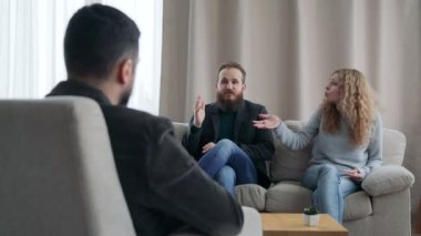Aile aile danışmanı, resepsiyonda