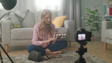 Toz hakkında kamera kız Blogger görüşmeler