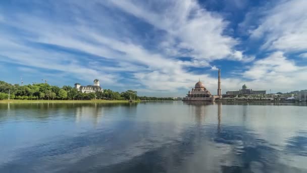 Time Lapse Filmación Hermoso Cielo Azul Mezquita Putra Putrajaya Con — Vídeos de Stock