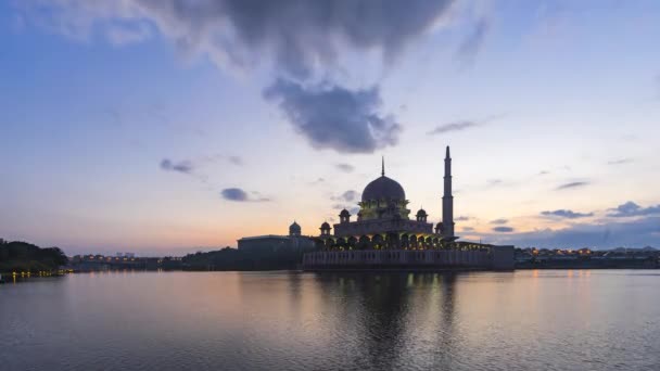 Όμορφη Και Δραματική Ανατολή Του Ηλίου Time Lapse Στο Putra — Αρχείο Βίντεο