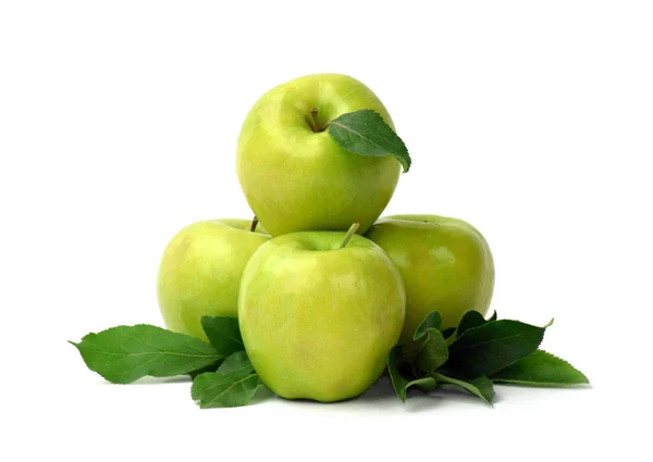 Una Pila Manzanas Fragantes Maduras Con Hojas Sobre Fondo Blanco — Foto de Stock