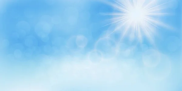 雲が空を飛んで輝く太陽美しい夏の日 雲の中の太陽 光線とボケ 青の背景 パノラマ — ストック写真