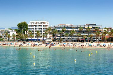 Salou, İspanya güneş ve Avrupa turizmi için önemli bir tatil beldesi. Yaz tatili kavramı.