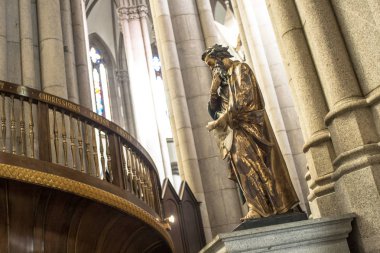 Sao Paulo, Brezilya 04 Mayıs 2012. Se Büyükşehir katedral iç görünüm. 1913 Neo Gotik tarzda inşa, Se Roma Katolik Başpiskopos Sao Paulo, Brezilya'nın katedral olduğunu.