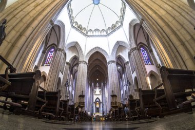Sao Paulo, Brezilya 04 Mayıs 2012. Se Büyükşehir katedral iç görünüm. 1913 Neo Gotik tarzda inşa, Se Roma Katolik Başpiskopos Sao Paulo, Brezilya'nın katedral olduğunu.