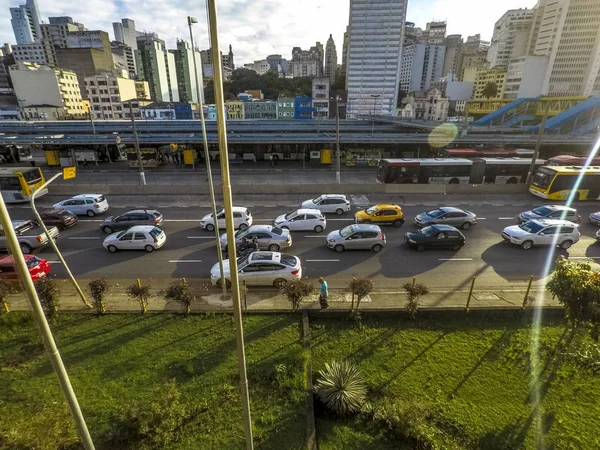 Sao Paulo Brazylia Kwietnia 2017 Tranzytu Pojazdów Avenue Stanie Obok — Zdjęcie stockowe