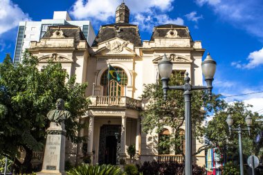 Ribeirao Preto, Sao Paulo, Brezilya, 07 Mart 2013. Rio Branco Palace, neo-klasik ve bezenerek art-nouveau özelliklerine art deco dan eğilimleri bir karışımı ile inşa. Şu anda Belediye binasının koltuğum.